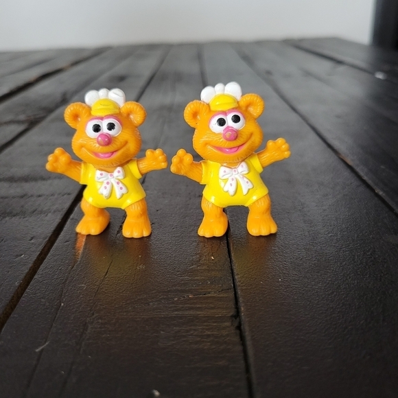 Vintage Fozzie Bear Baby Lot of 2 Muppets 1986 Jim Henson PVC Figurine Toy - Picture 1 of 3